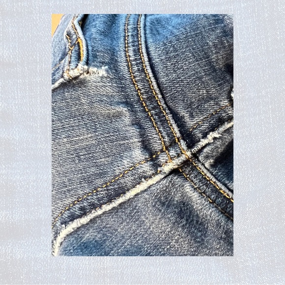 American Eagle Next Level Flex Lived-In
Jeans - Size 28x28 - Picture 5 of 5